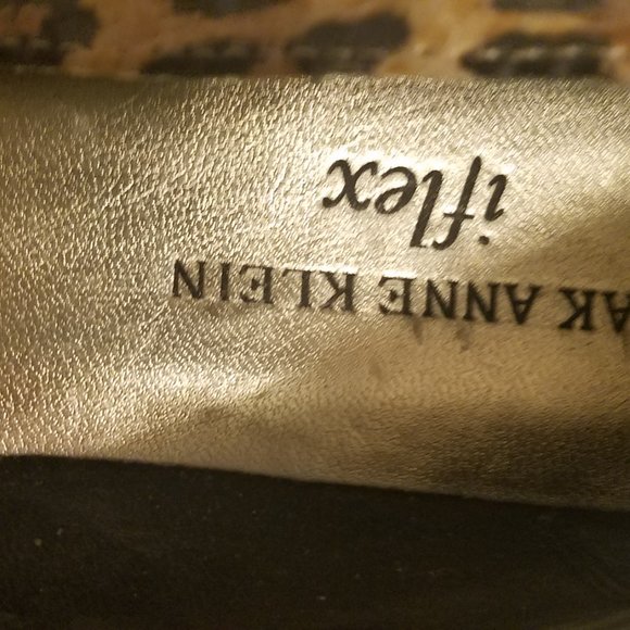 Anne Klein flats - Picture 5 of 9
